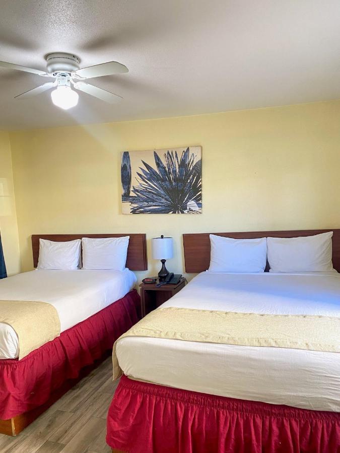 Europa Inn & Suites Дезерт-Хот-Спрингс Экстерьер фото